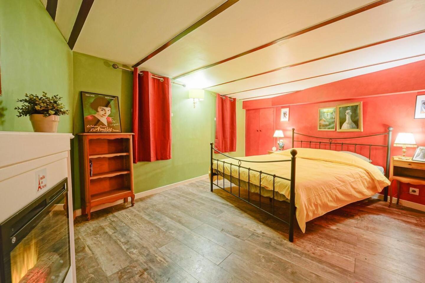 Amelie In Appartamento Parigi