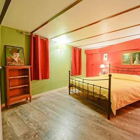 Amelie In Appartamento Parigi